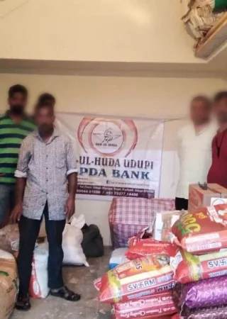 Sakleshpur-Relief-Fund-Distribution-Darul-Huda-Udupi-15